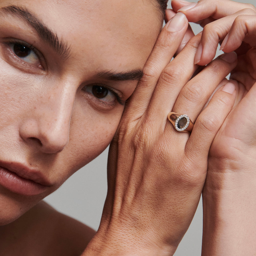 Pavé Diamond Oval Signet | With Lab-Grown Diamonds