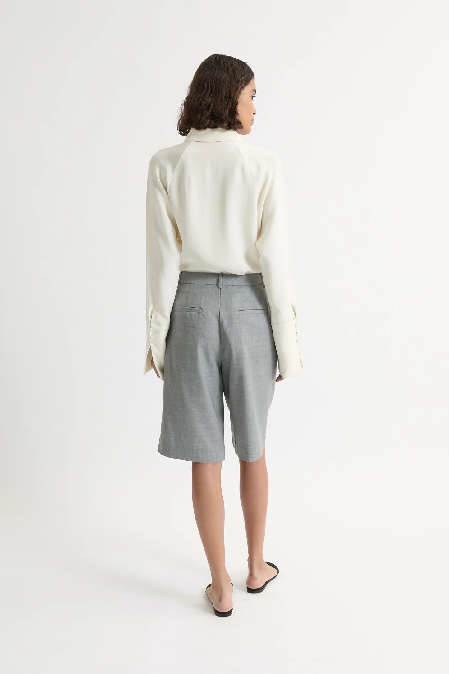 Ila Short Gray