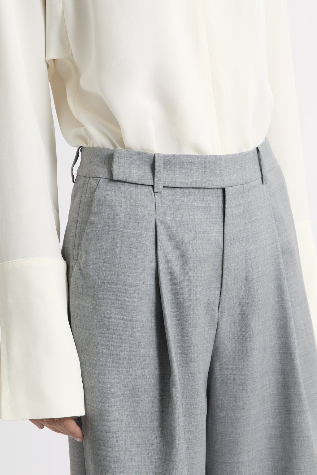 Ila Short Gray