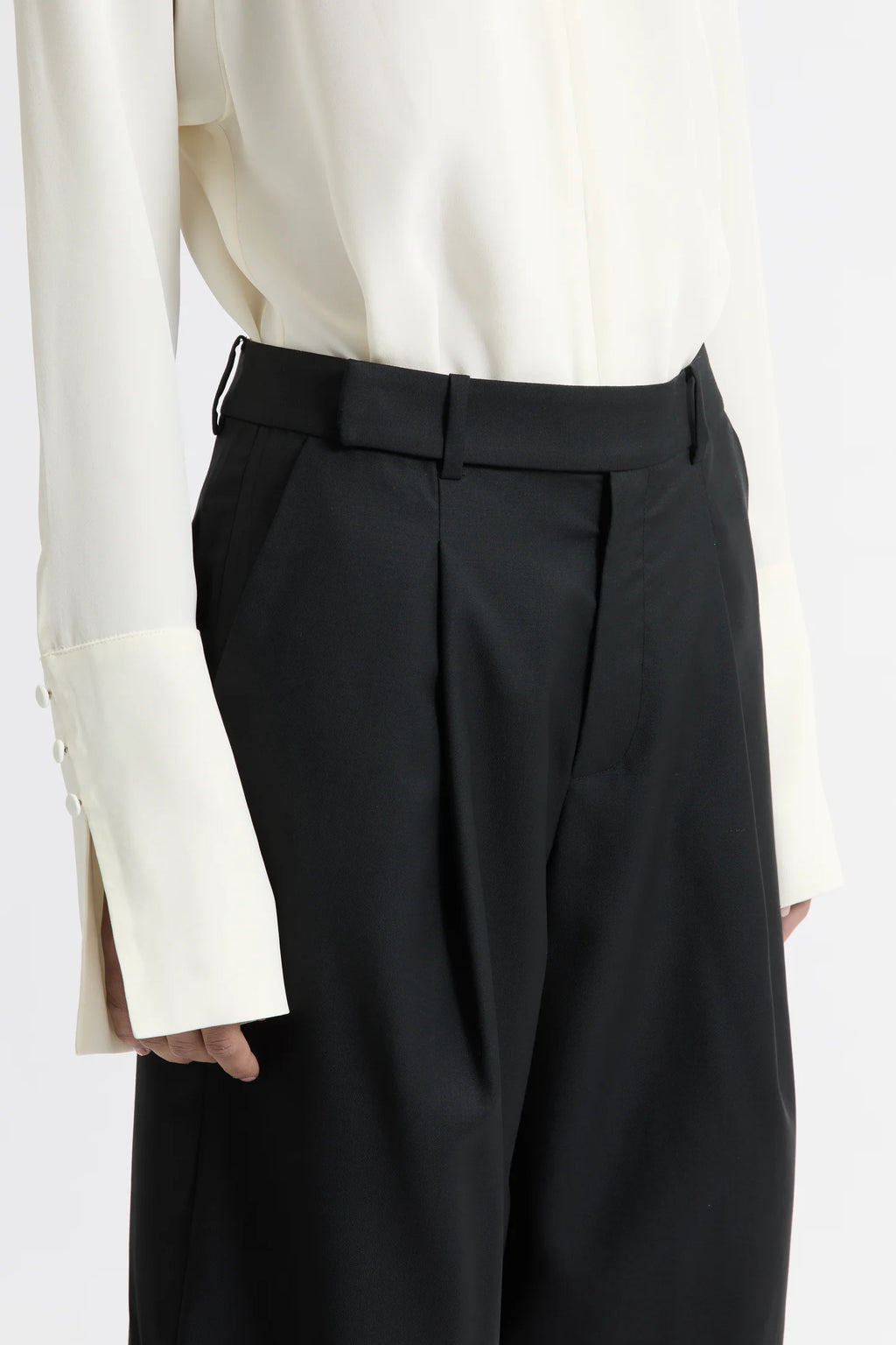Ila Short Black