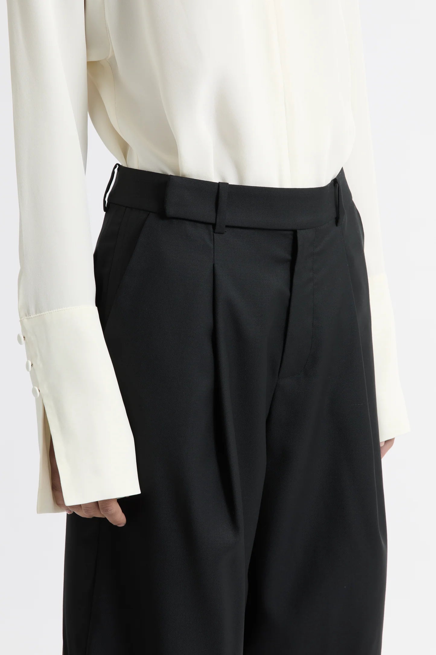 Ila Short Black