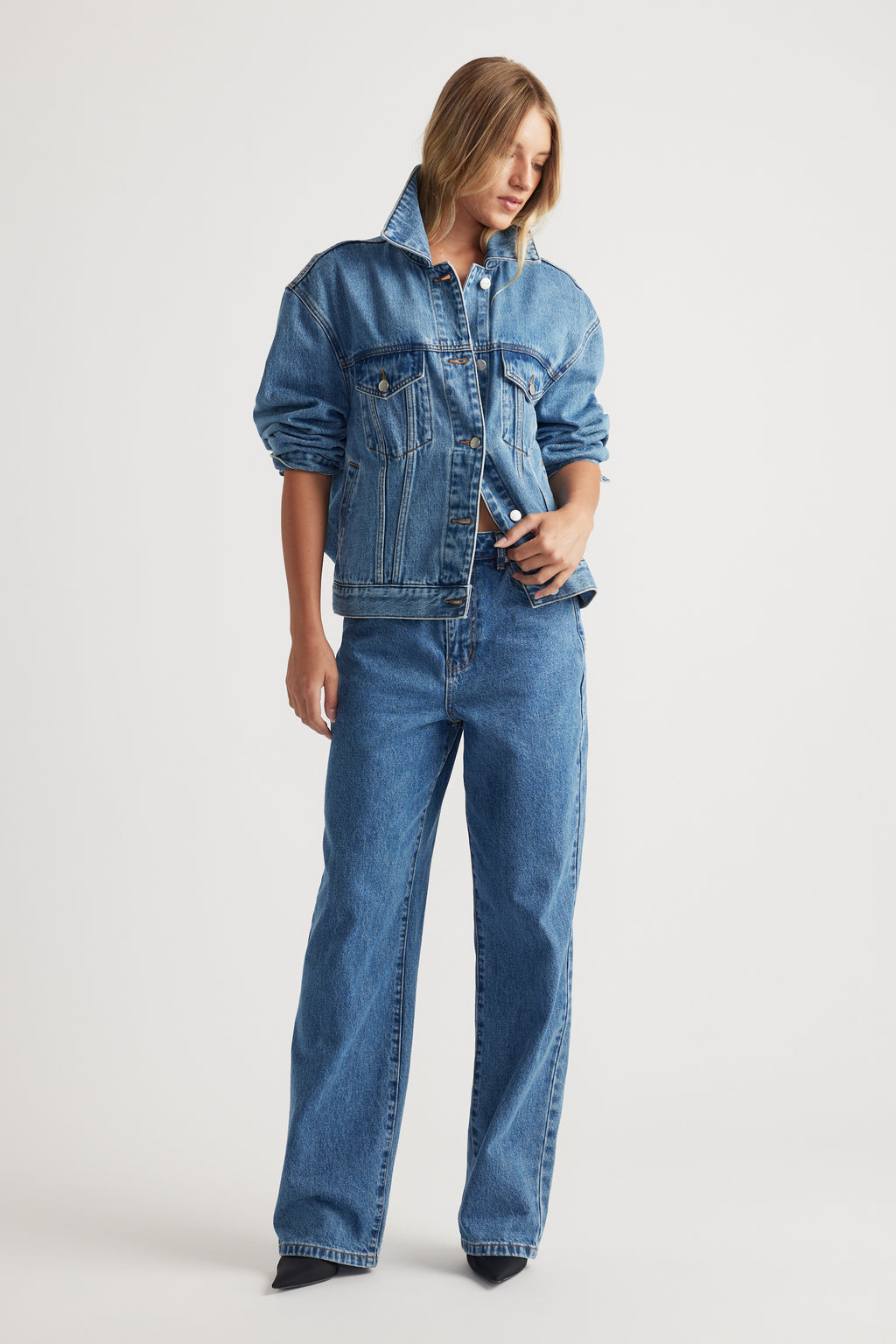 Ariana Straight Leg Jean