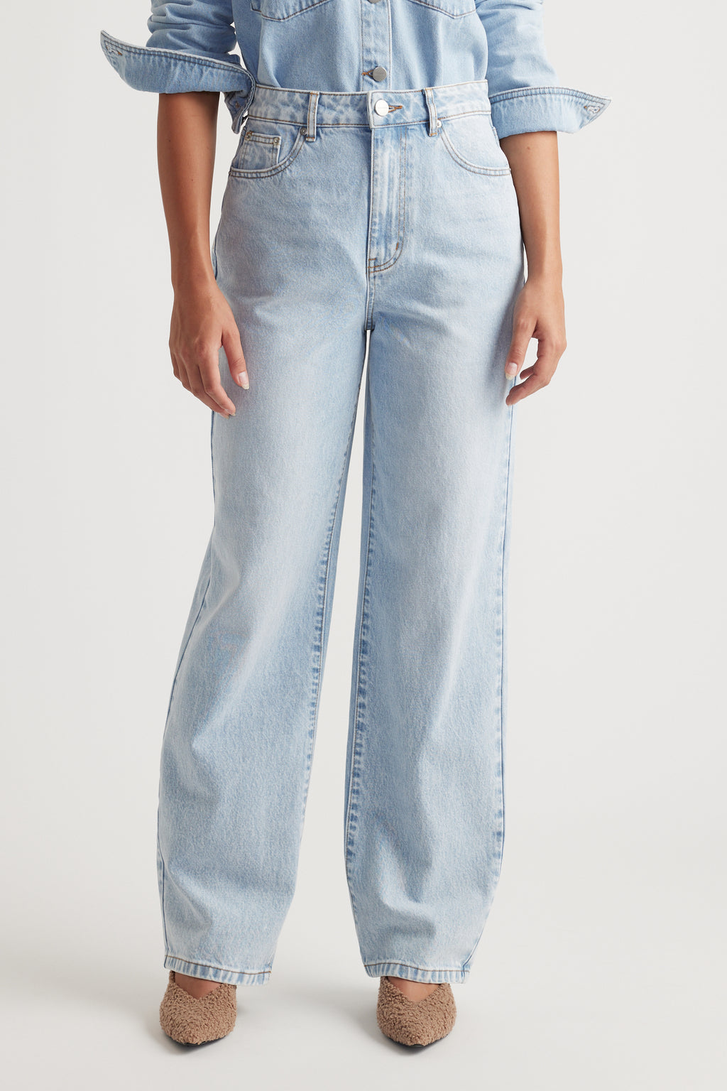 Ariana Straight Leg Jean