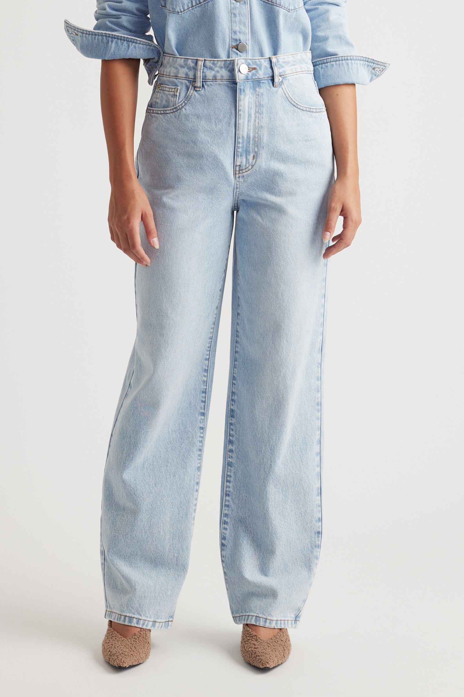 Ariana Straight Leg Jean