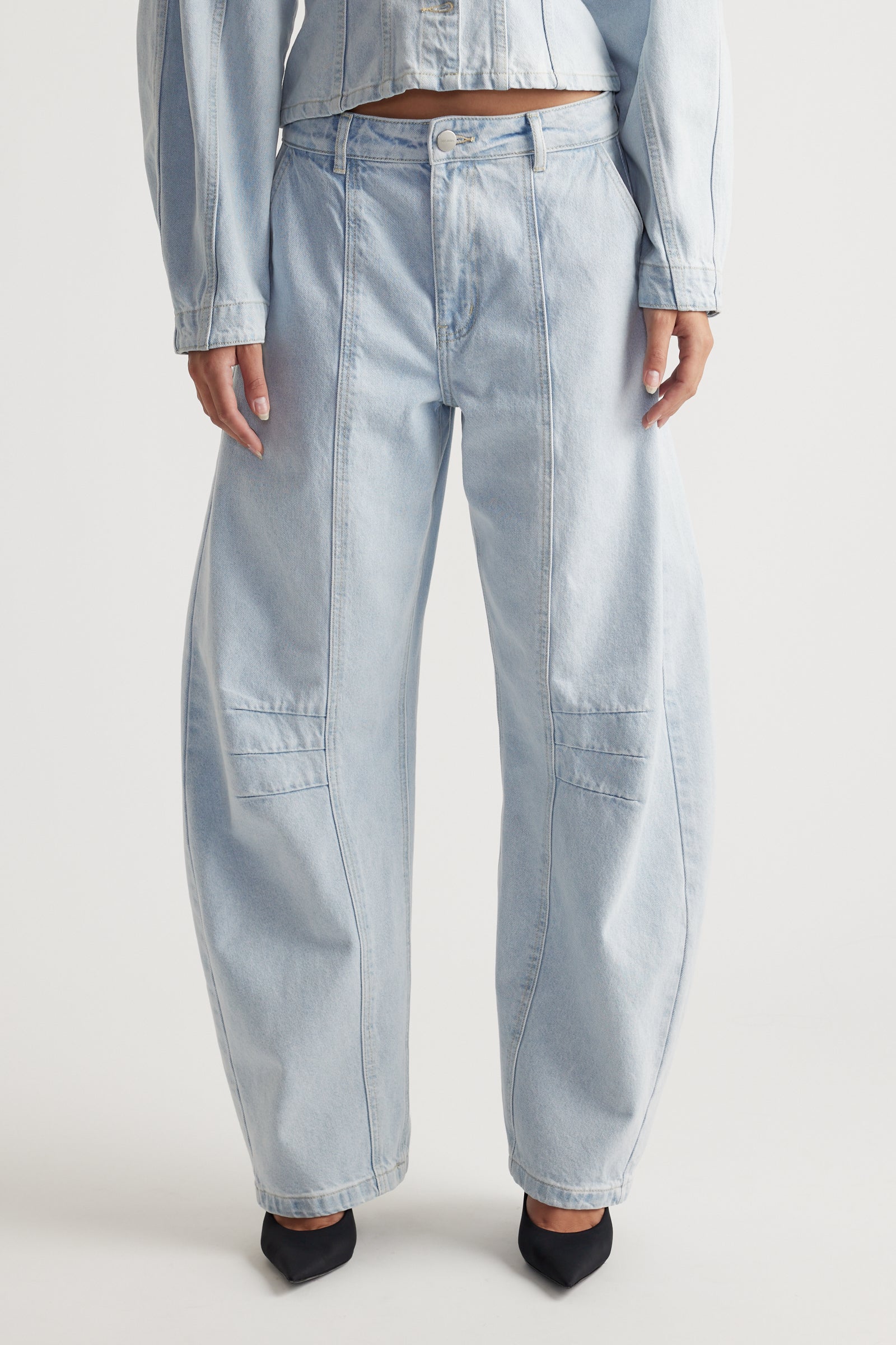 Amaya Barrel Leg Jean