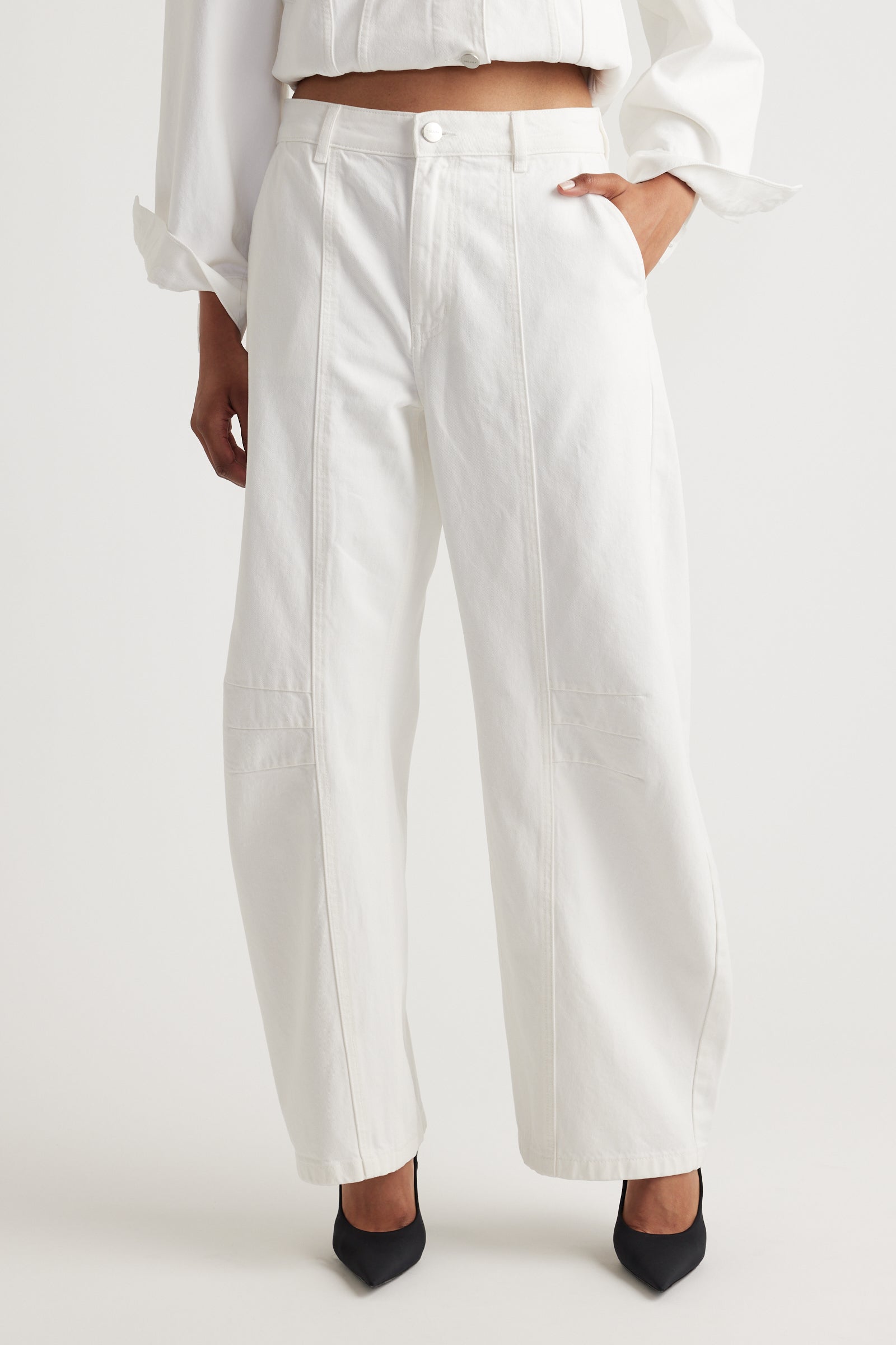 Amaya Barrel Leg Jean