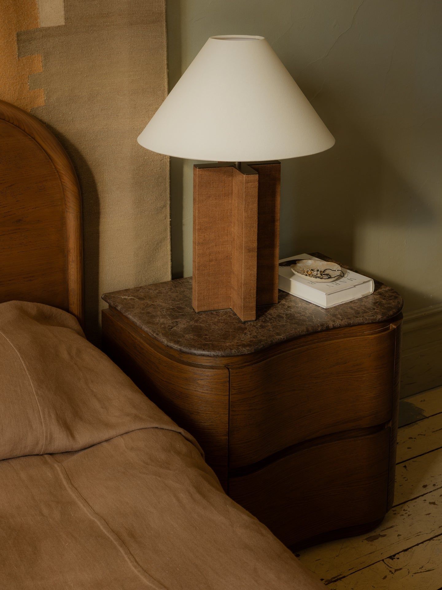 Remy Bedside Saddle