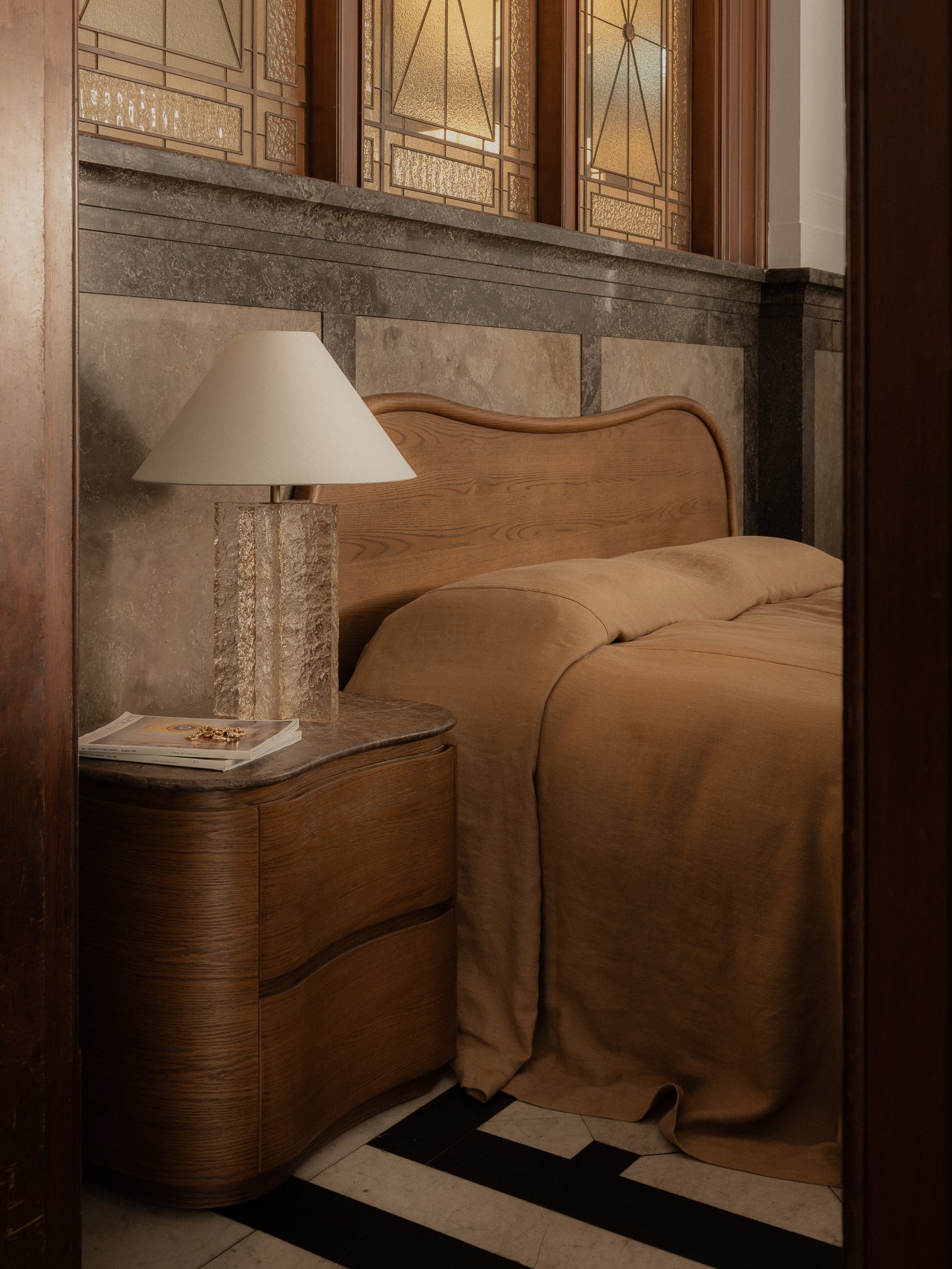 Remy Bedside Saddle