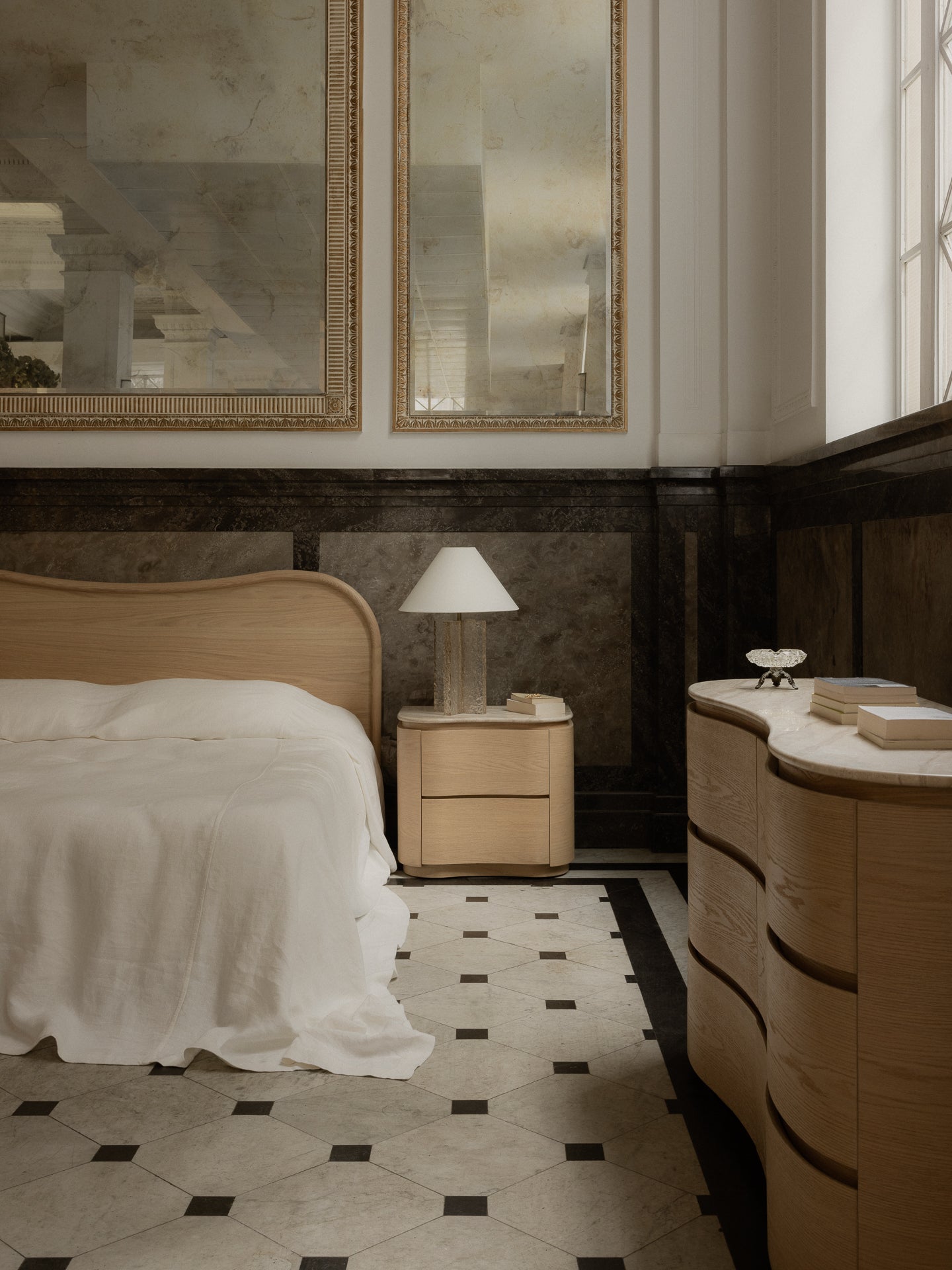 Marquis Table Lamp Clair USA