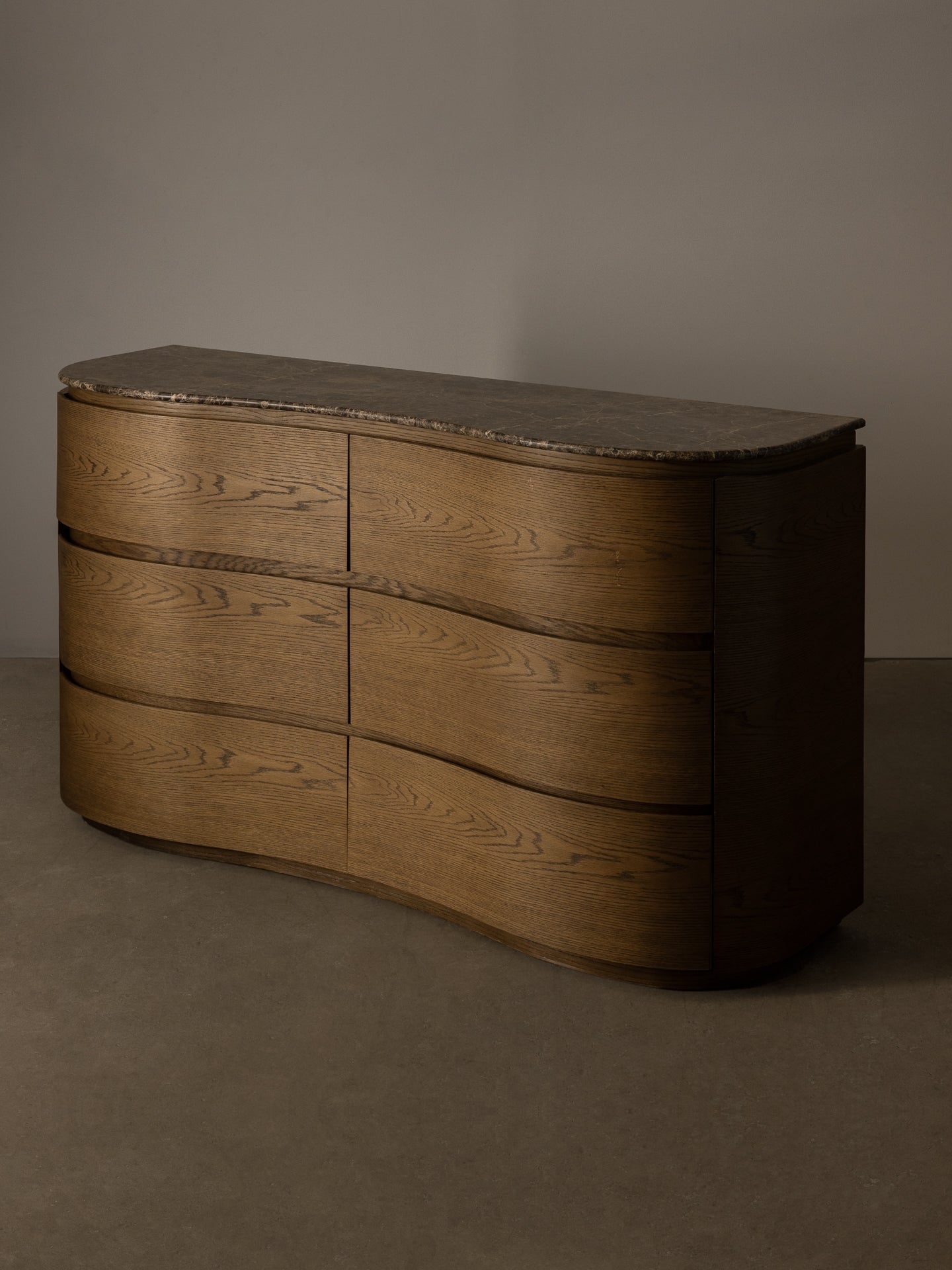 Remy Dresser Saddle