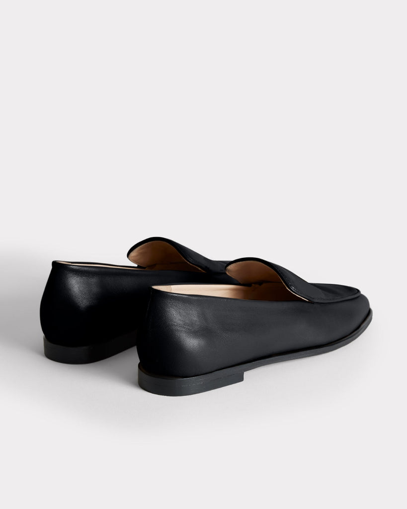 ESSĒN Shoes The Modern Moccasin - Black