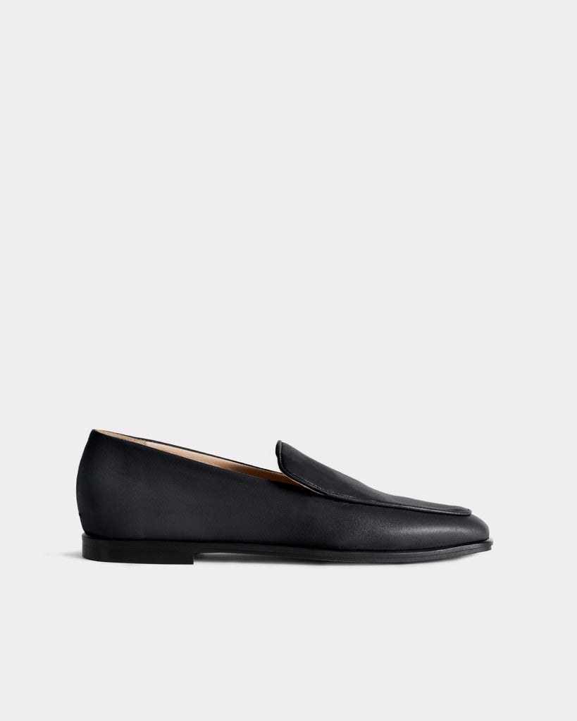 ESSĒN Shoes The Modern Moccasin - Black