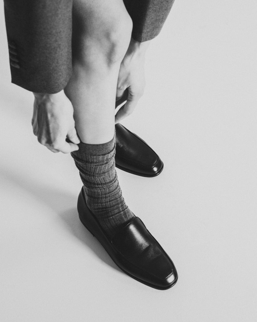 ESSĒN Shoes The Modern Moccasin - Black